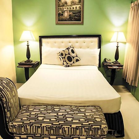 Dreamwave Hotel Ilagan Buitenkant foto