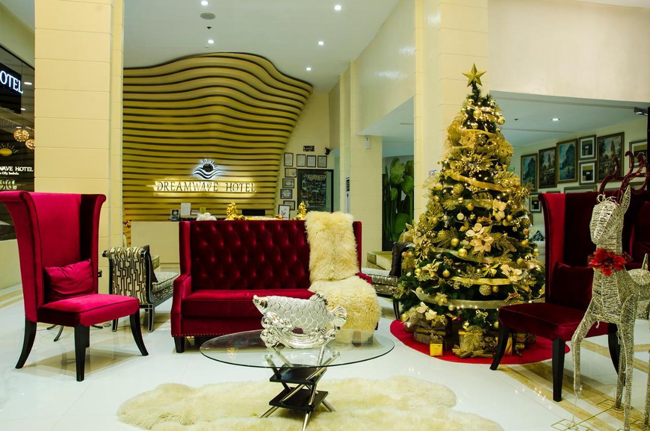 Dreamwave Hotel Ilagan Buitenkant foto