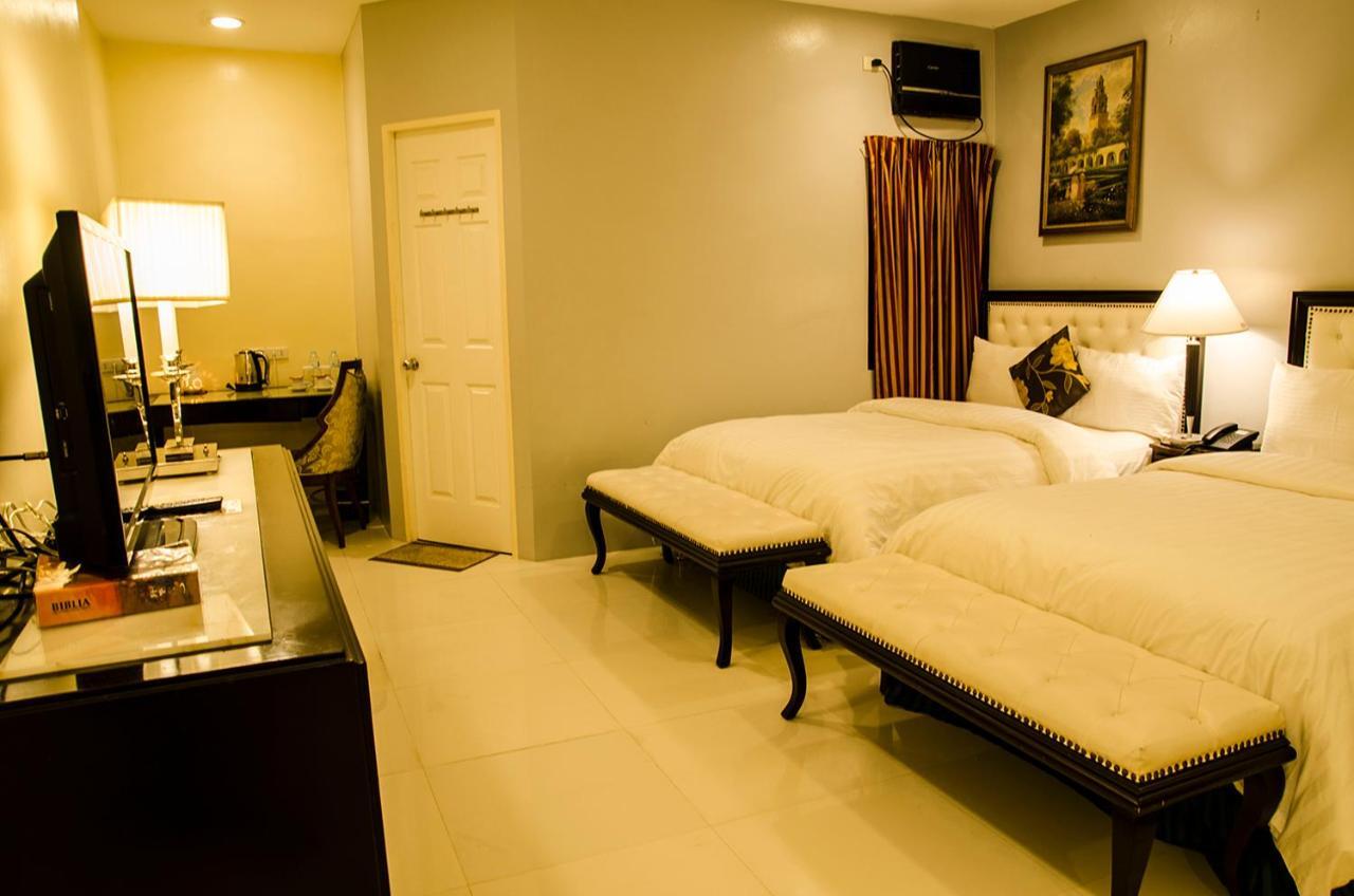 Dreamwave Hotel Ilagan Buitenkant foto