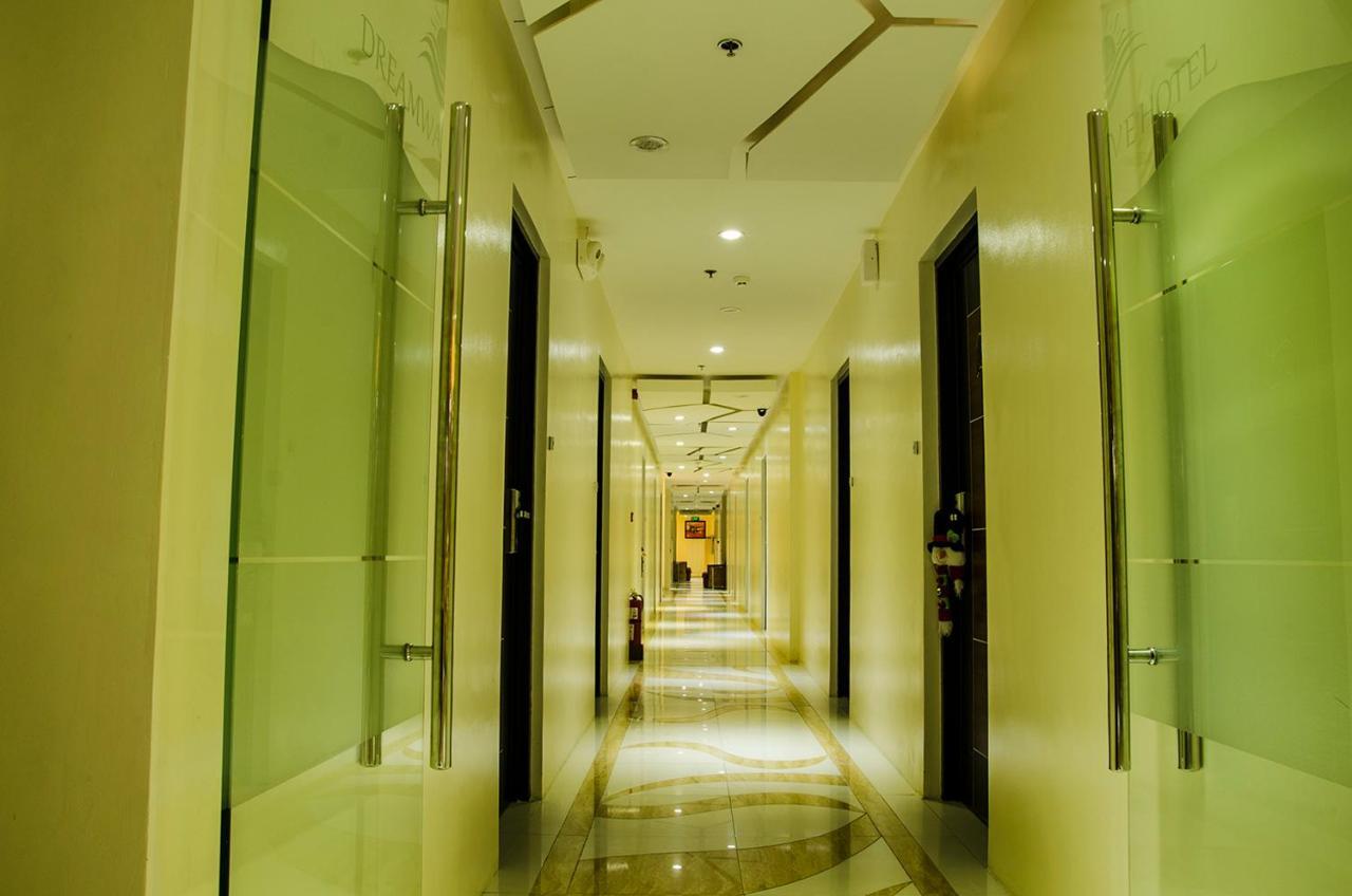 Dreamwave Hotel Ilagan Buitenkant foto
