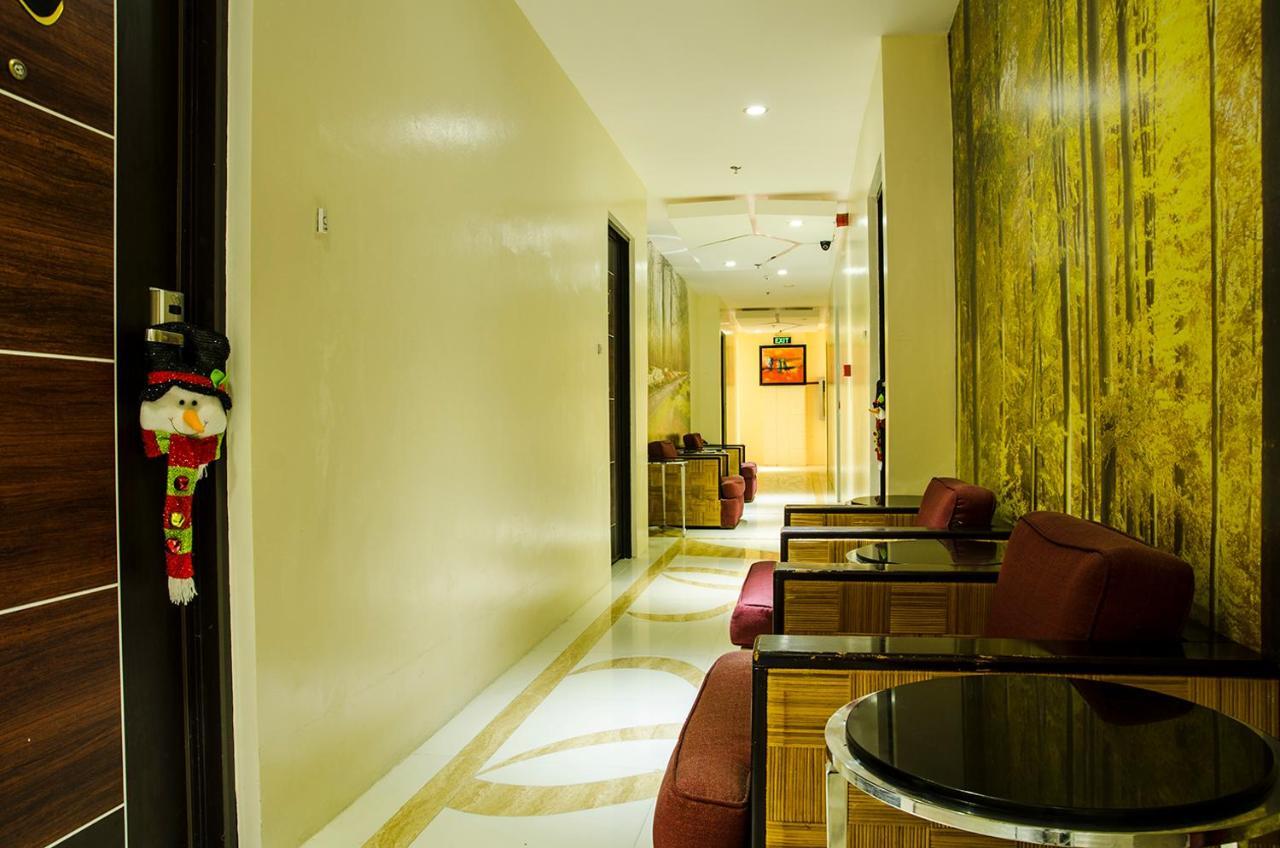 Dreamwave Hotel Ilagan Buitenkant foto