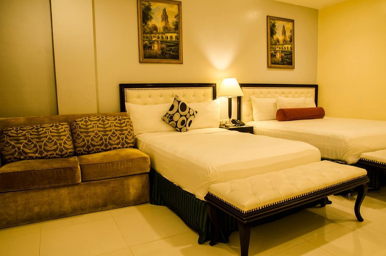 Dreamwave Hotel Ilagan Buitenkant foto