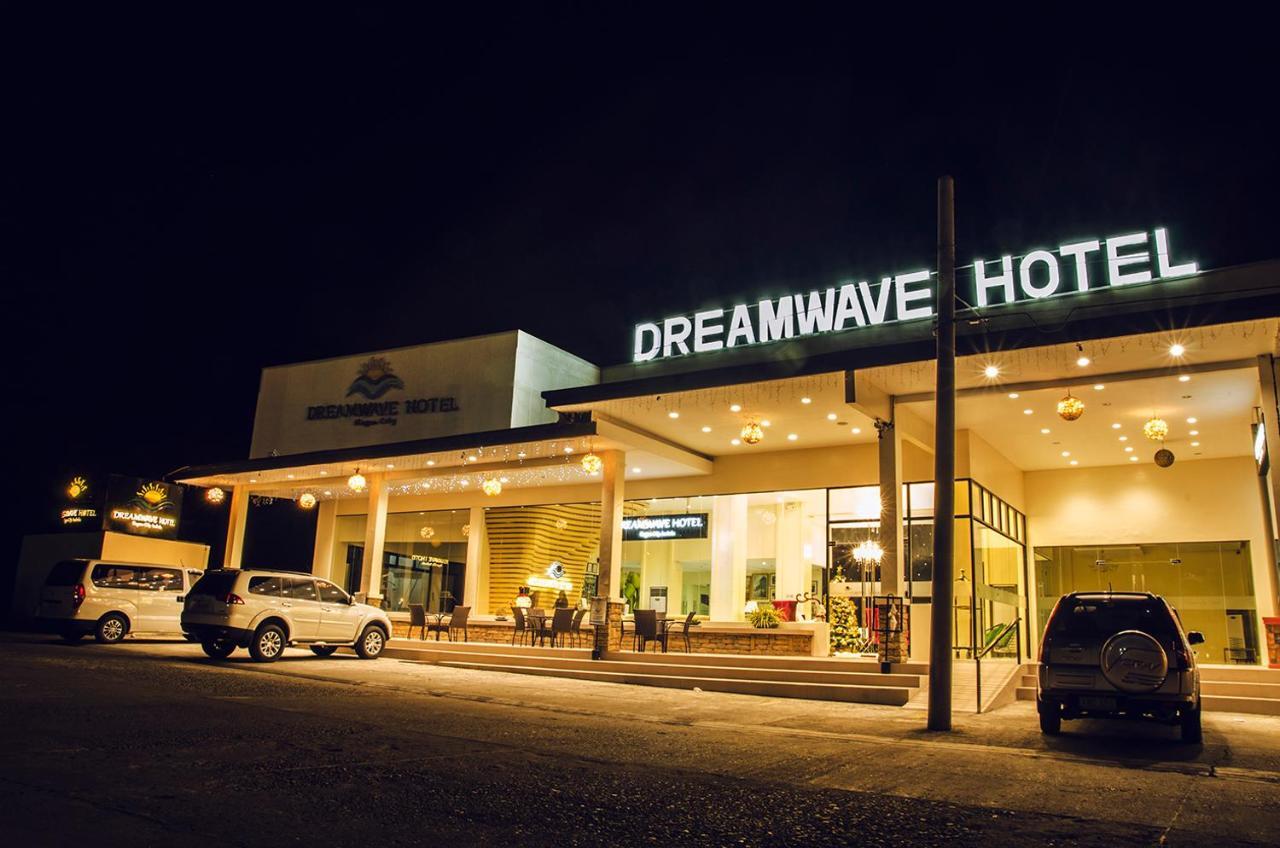 Dreamwave Hotel Ilagan Buitenkant foto